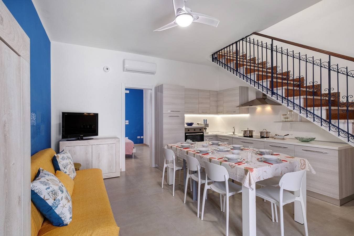 Foto 7 von 22: Villa „Bicos“ mit privatem Garten, Balkon und Klimaanlage