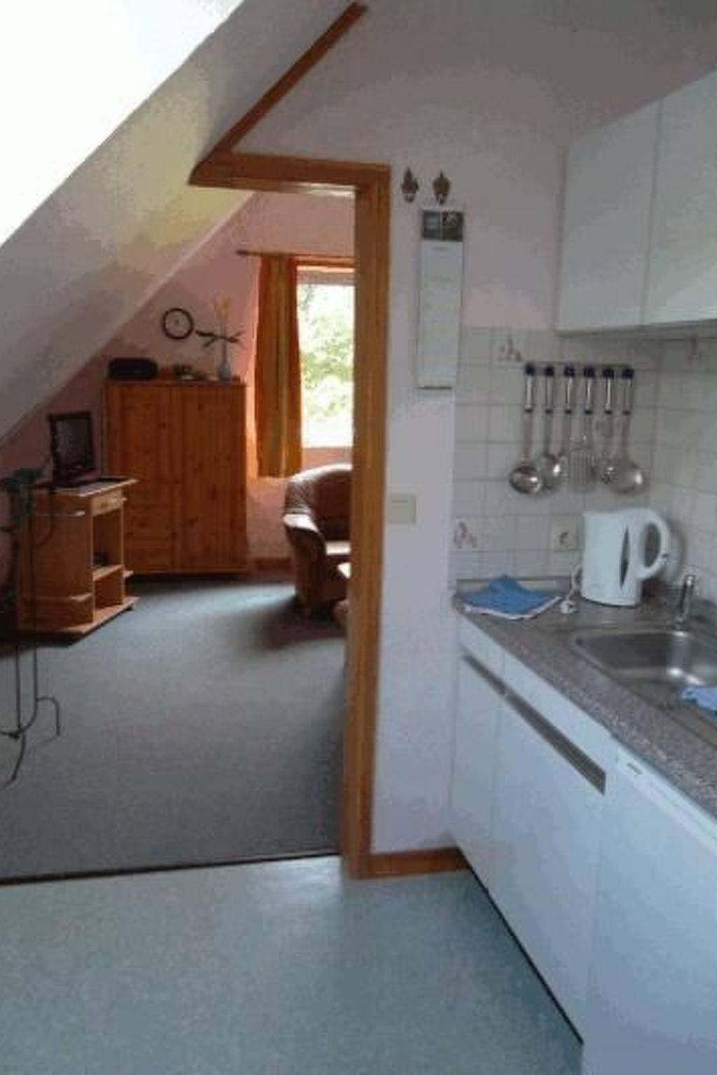 Foto 6 von 19: Charmantes Apartment mit Balkon, Parkplatz und WiFi in bester Lage