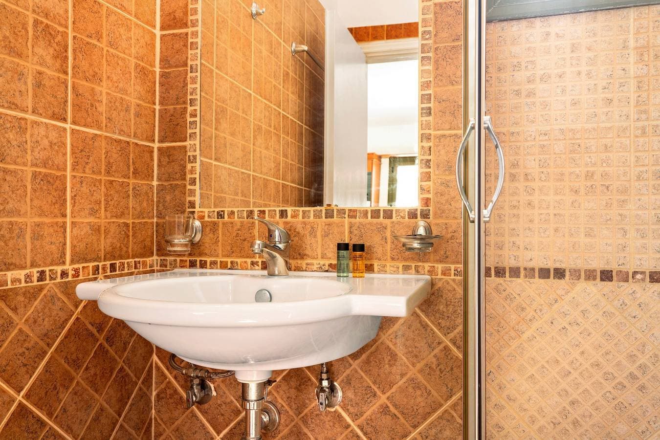 Foto 13 von 24: Ferienwohnung "Alkionides Apartment 3" mit Blick auf den Pinienwald