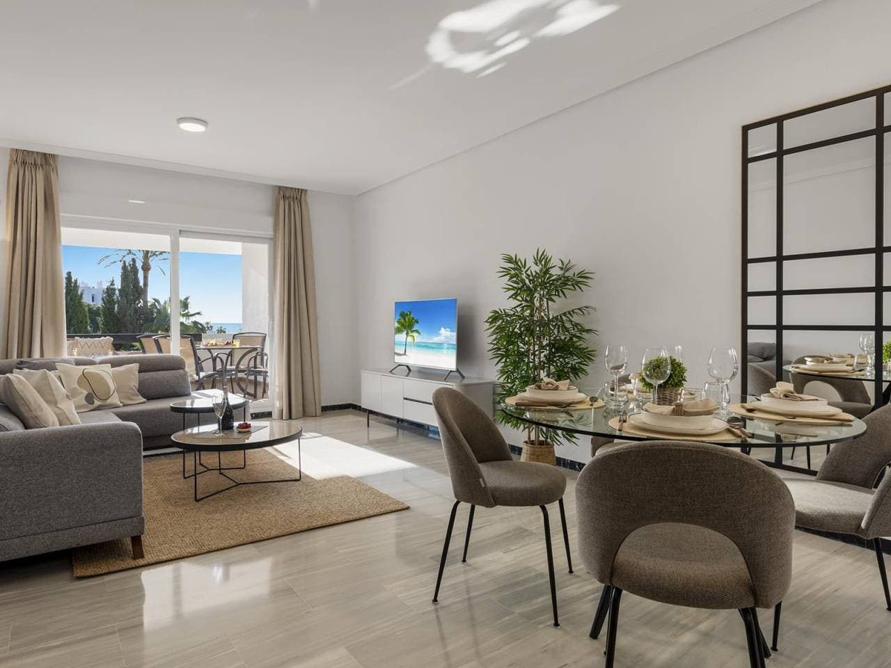 Foto 6 von 43: Ferienwohnung für 4 Personen mit Pool