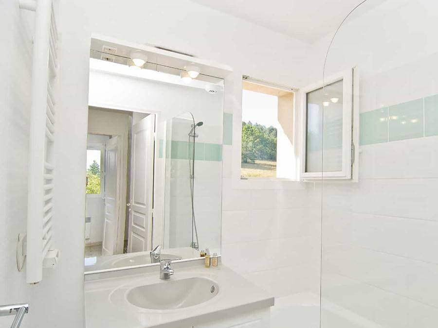 Foto 5 von 29: Résidence Goélia Le Hameau de la Vézère - Ferienhaus 4 personen - 2 Zimmer 4 Personen