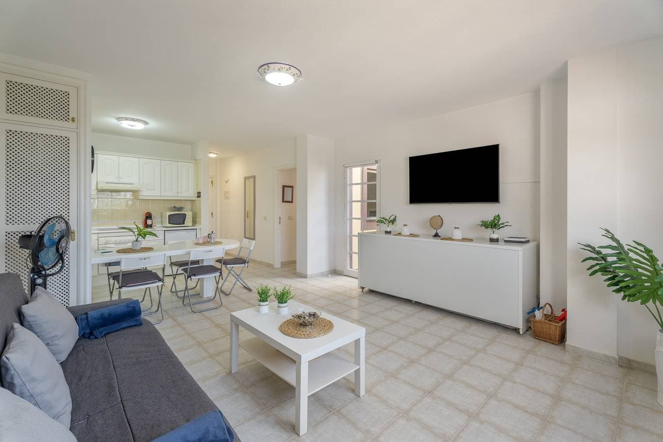 Foto 5 von 37: Ferienwohnung 'Balcones Del Atlantico' mit Meerblick, Gemeinschaftspool und WLAN