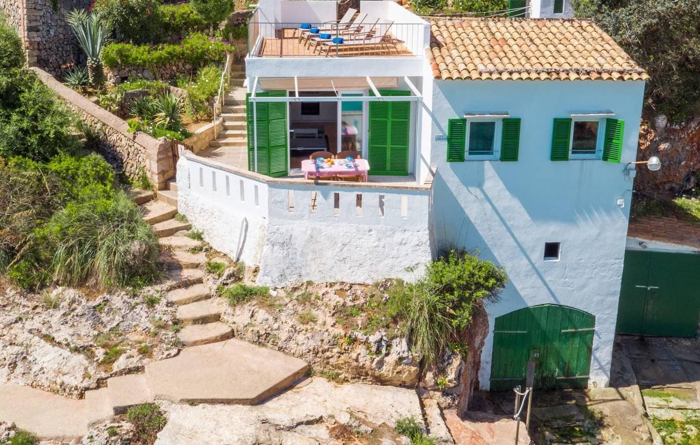 Foto 4 von 27: Gemütliches Strandappartement mit Terrasse - Blick auf Cala Llombards
