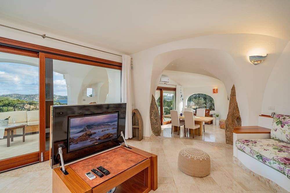 Foto 12 von 30: Villa Adele, sea view, pool, 700 meters from the beach