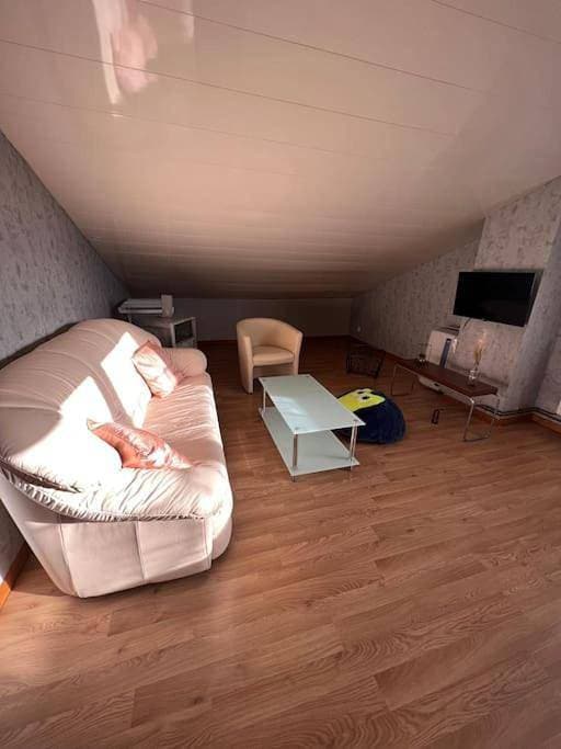 Foto 4 von 17: Two-Bedroom Apartment