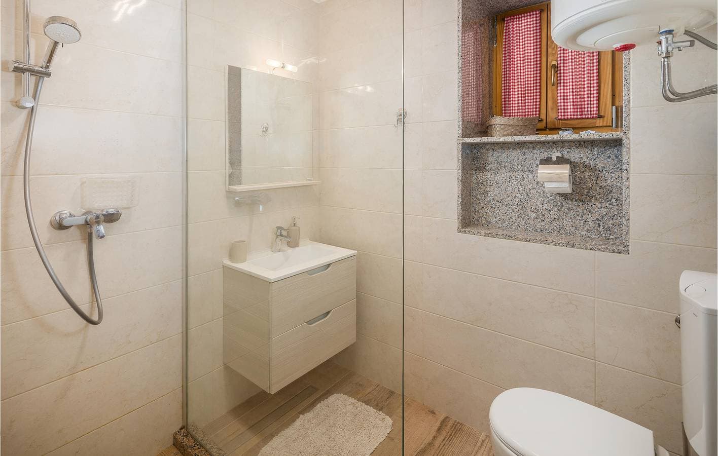 Foto 12 von 15: Ferienwohnung mit Panoramablick, WLAN und Terrasse in der Nähe von Grožnjan