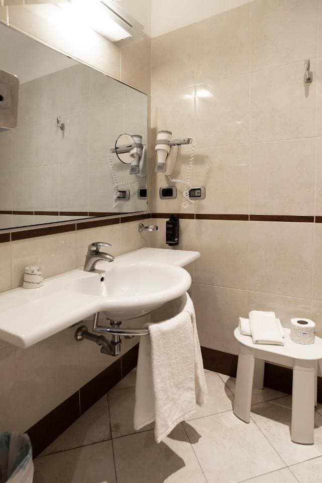 Foto 9 von 12: Standard Triple Room