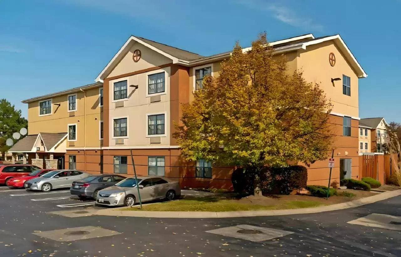 Suburban Studios Auburn Hills - Detroit 1