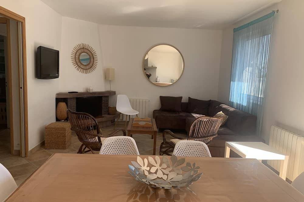 Foto 7 von 13: 4-star waterfront villa with exceptional sea views