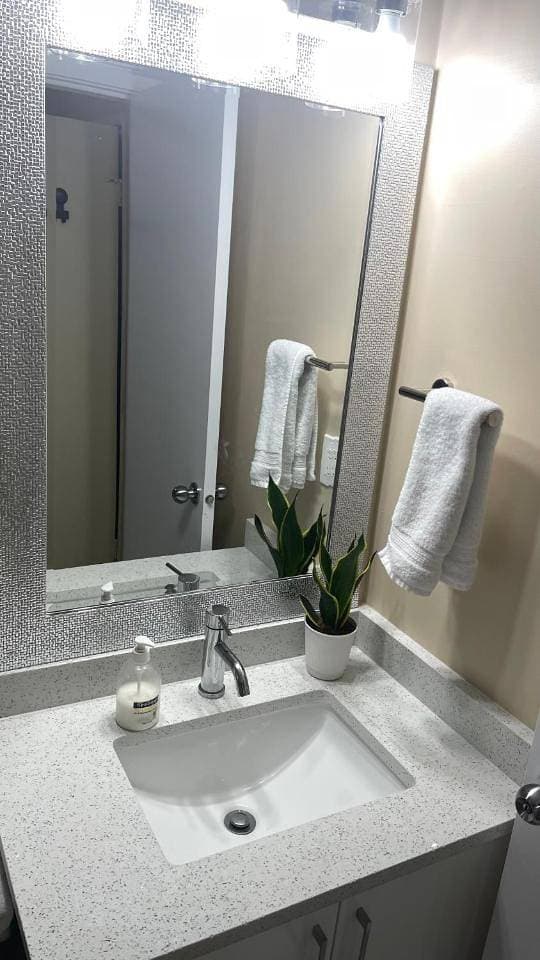 Foto 11 von 15: Double Room with Private Bathroom