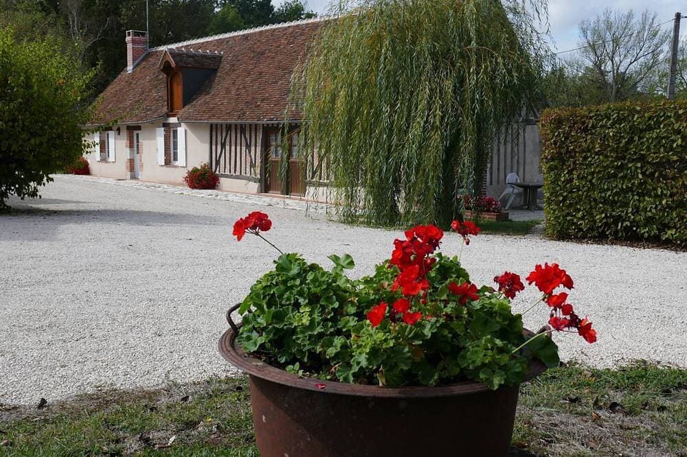 Charmantes Rustikales Ferienhaus mit Privater Terrasse und Haustier Erlaubt 1