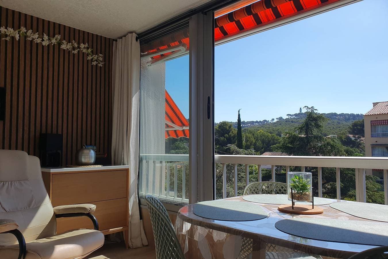Foto 7 von 18: Apartment with loggia, 300m from the beach