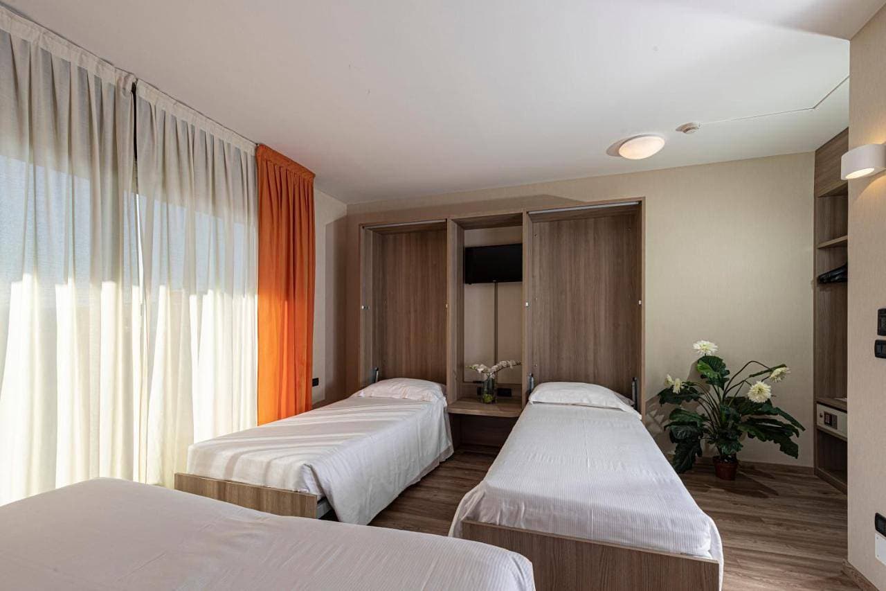 Foto 8 von 13: Standard Quadruple Room