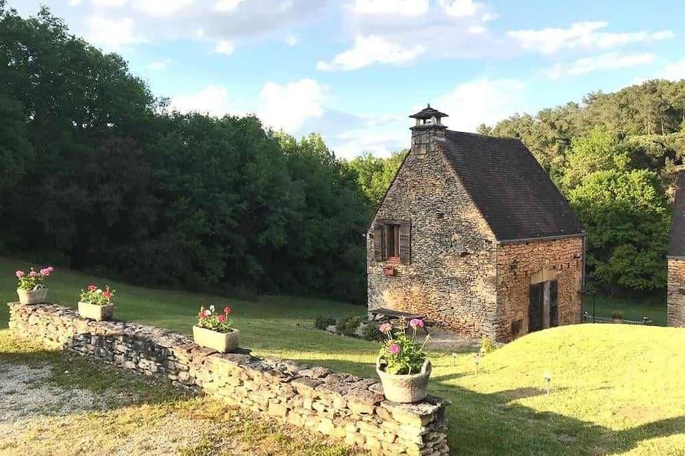 Foto 11 von 28: Gîte de Chantegrel Authentischer Périgord-Stil, Salzwasser-Swimmingpool nahe Sarlat