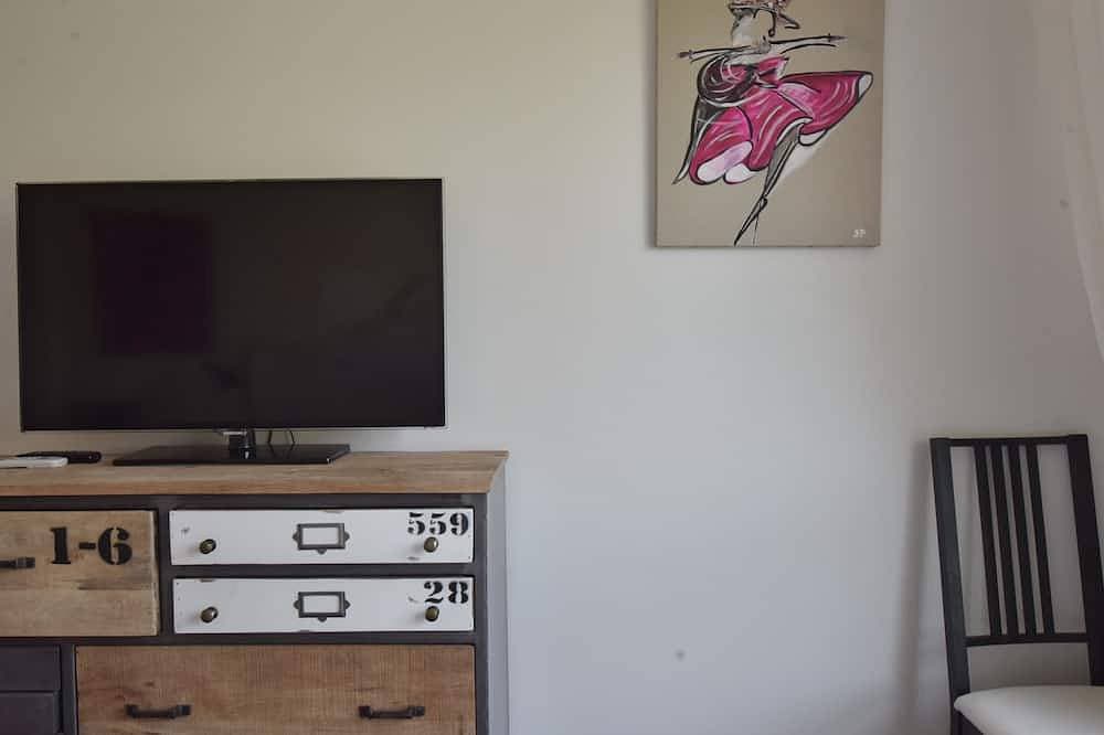 Foto 8 von 16: 1-Br Apartment, Sea View, Steps from Beaches