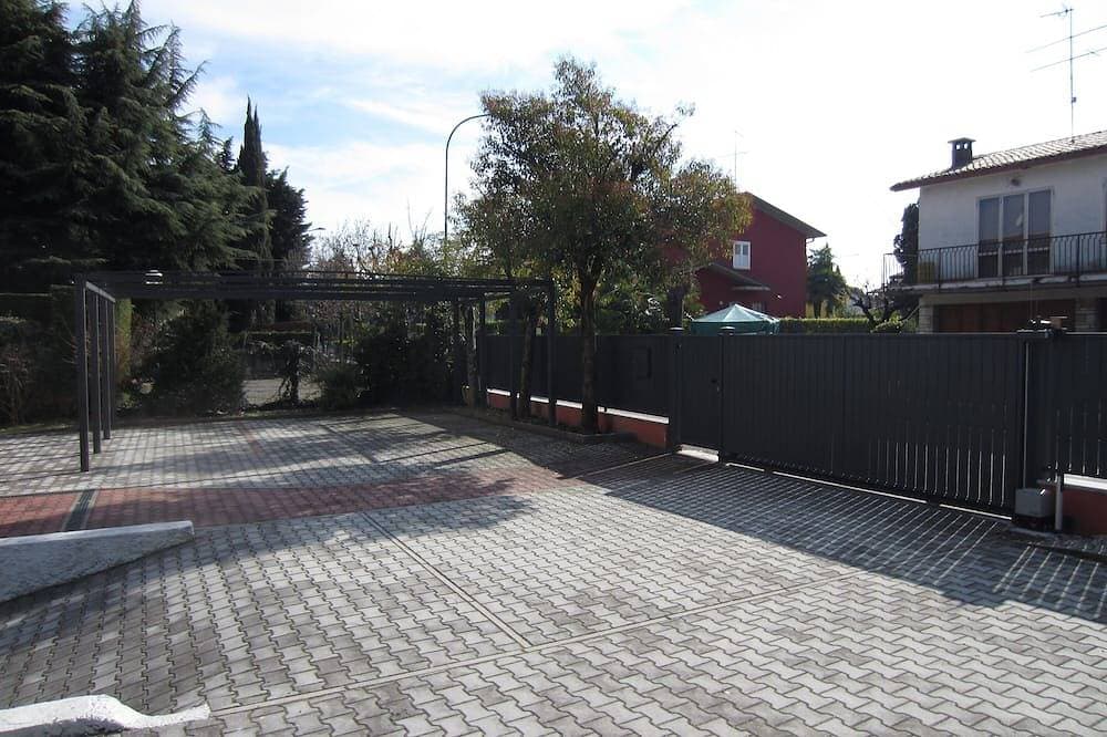 Foto 12 von 30: Residence Blue Lake Lake Front mit 2 Schlafzimmern, 4 Betten, Parkplatz