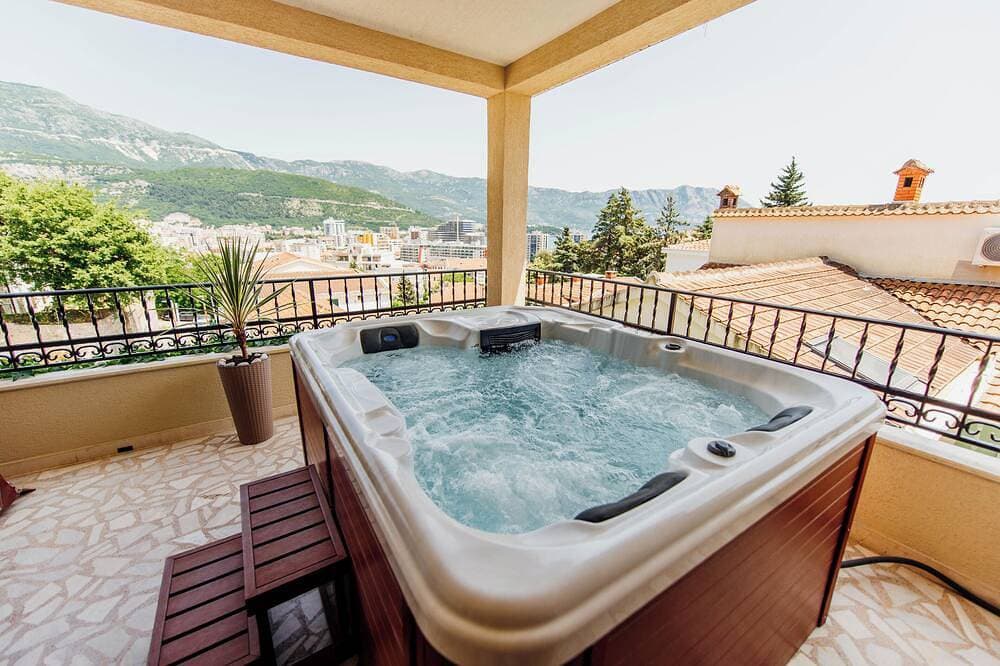 Studio apartment with big terrace & sea view 1