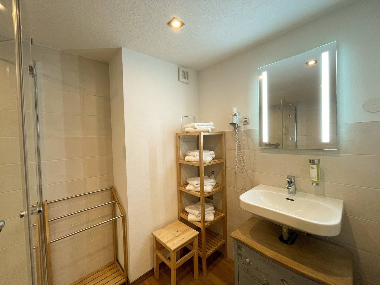 Foto 7 von 12: Apartment mit zwei Schlafzimmern und Wohnküche