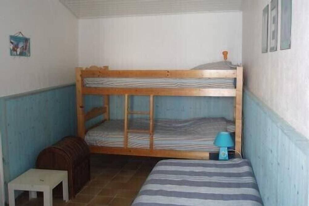 Foto 3 von 23: Typisches Haus in Noirmoutier mit umzäuntem Garten und Parkplatz, Strand 50 M