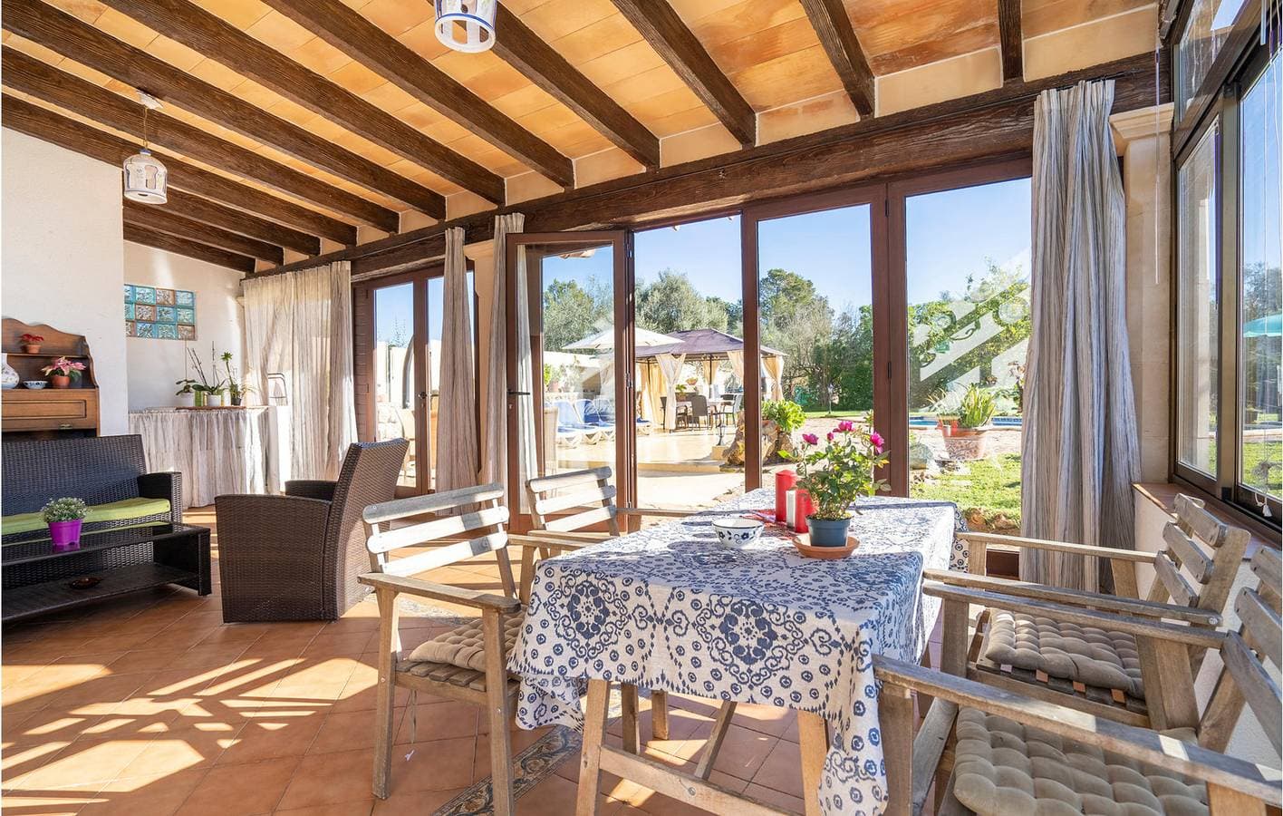 Foto 6 von 36: Schicke Sineu Wohnung: A/C, Pool, Terrasse & Grill