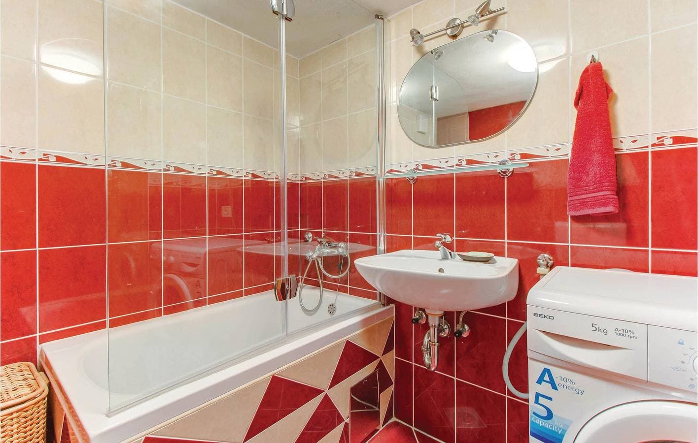 Foto 8 von 35: Gemütliche Ferienwohnung mit Meerblick, Terrasse und Parkplatz, 1000 m von der Küste entfernt
