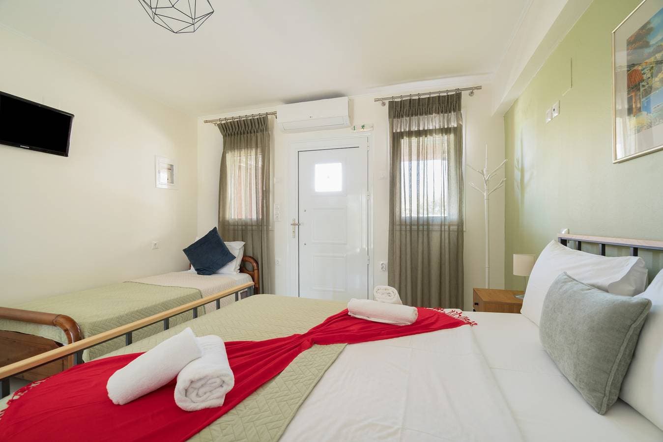 Foto 5 von 23: Studio-Apartment 'Flo's 8' mit Gemeinschaftsgarten, WLAN und Klimaanlage