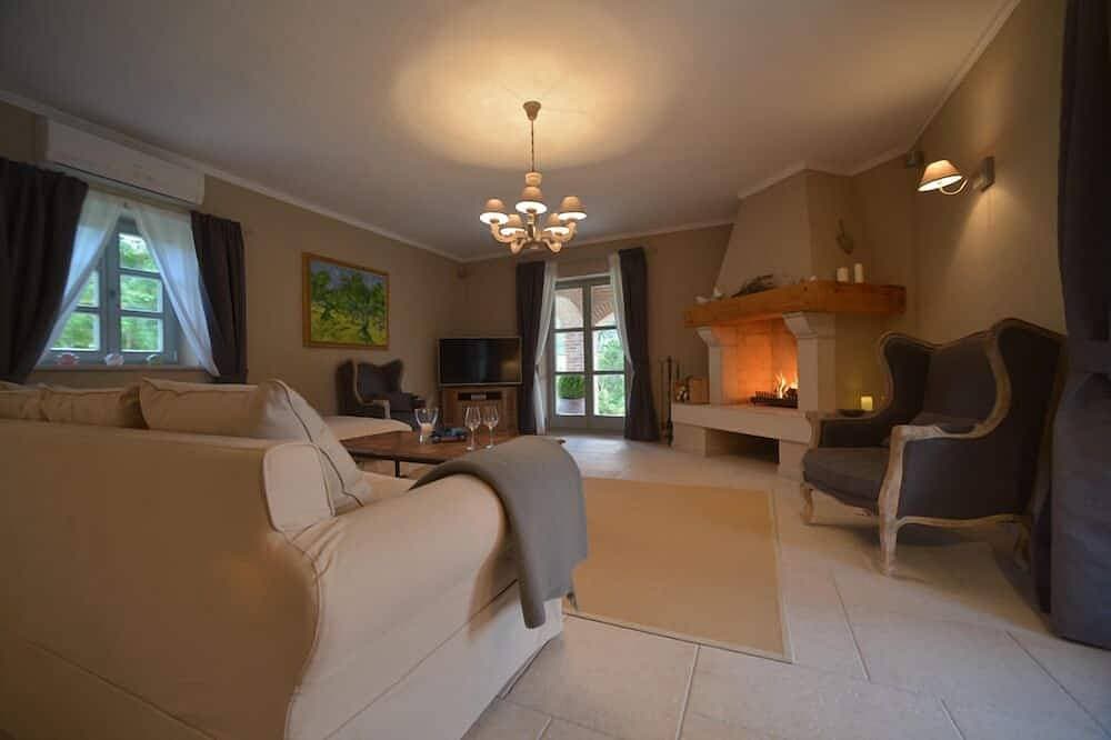Foto 9 von 24: Luxus-Villa mit großem beheizten Pool und Spielzimmer