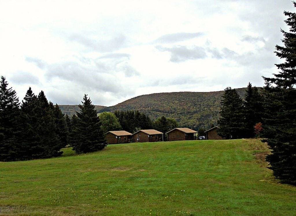 Foto 7 von 34: Cajun Cedar Log Cottages 1 Zim. - Kap-Breton-Einheit 3