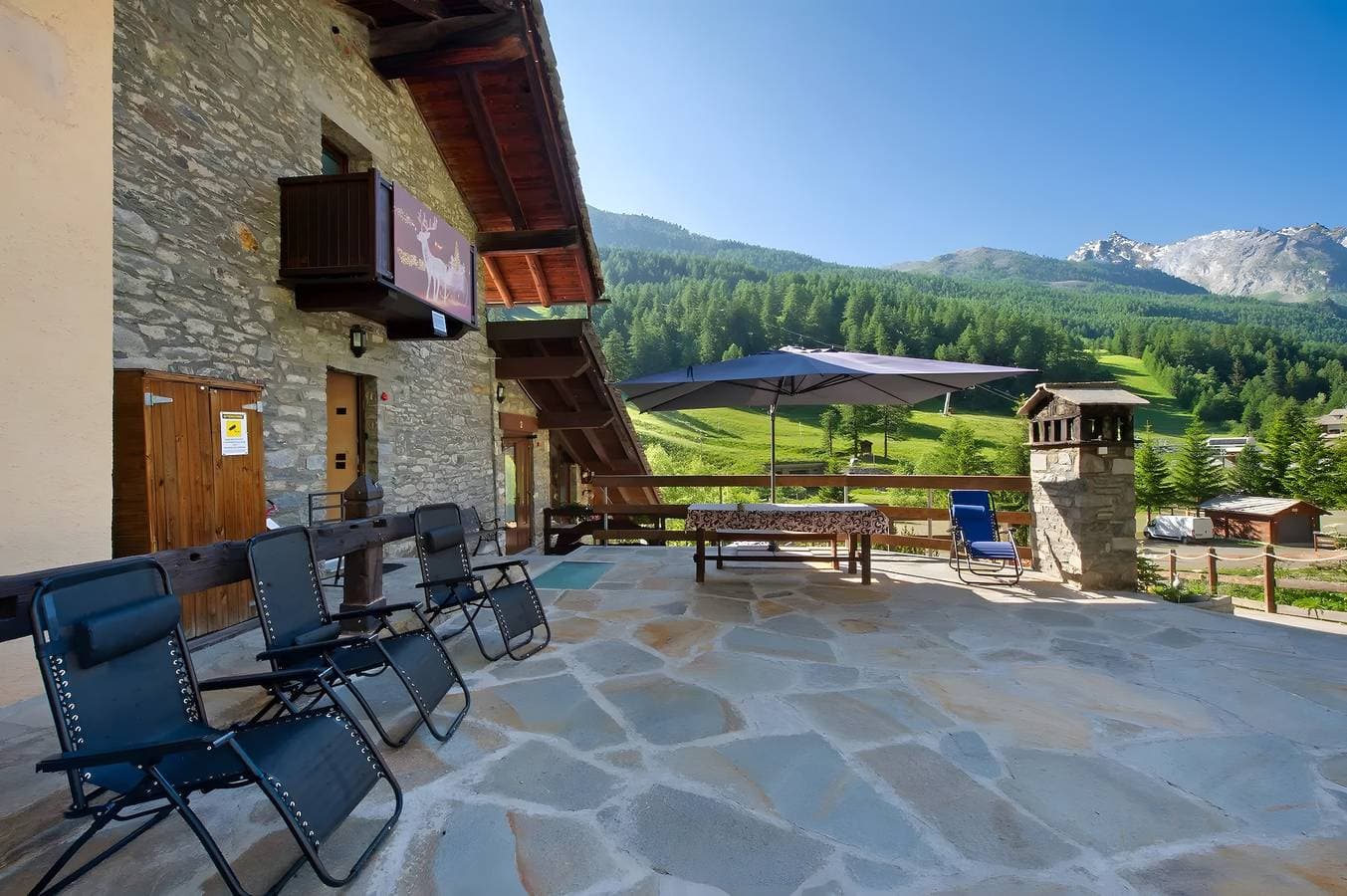 Foto 7 von 50: Zimmer '6' mit gemeinsamer Terrasse, gemeinsamem Garten und Wi-Fi