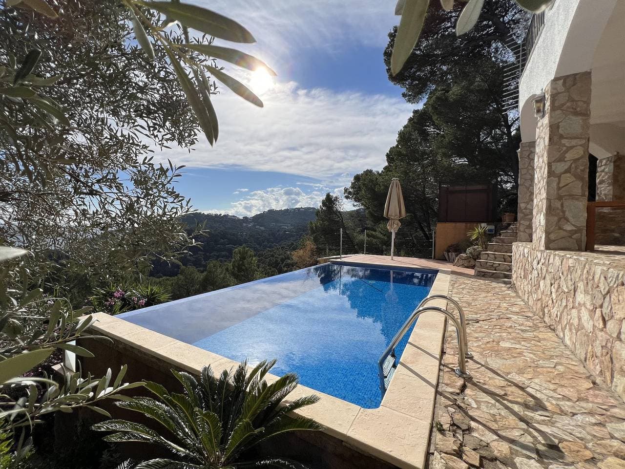 Foto 5 von 18: Villa für 6 Personen mit Terrasse