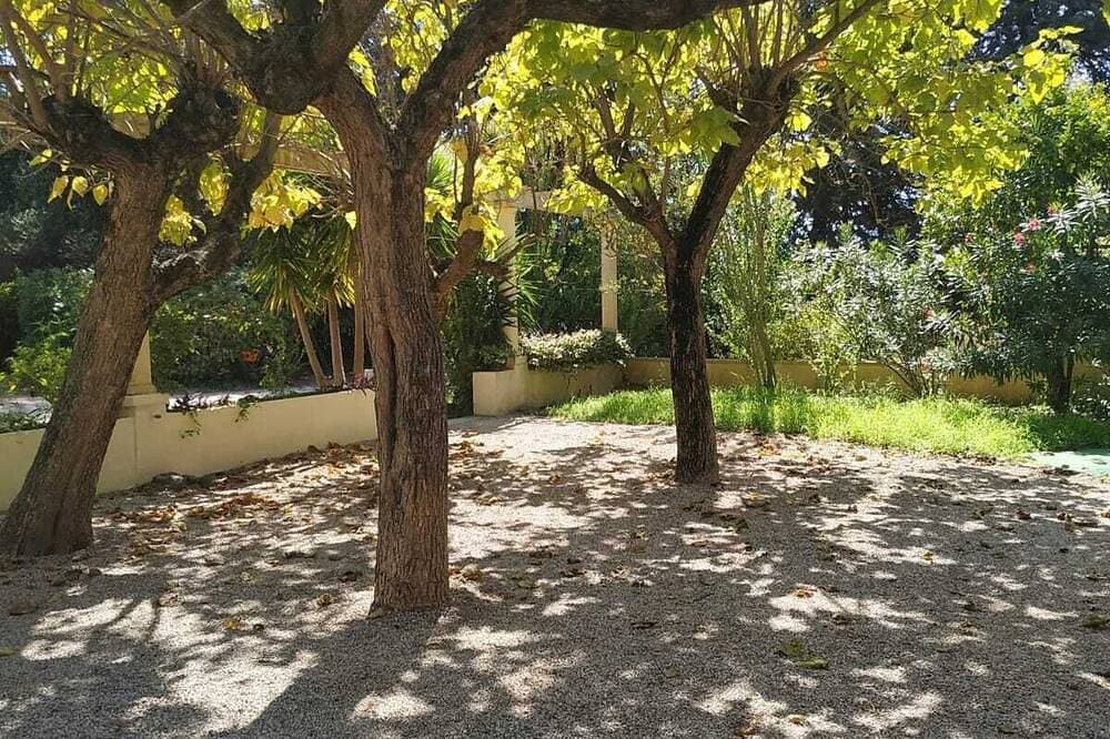 Foto 10 von 30: Bastide auf einem alten Weingut mit Pool und WIFI für 11 Personen