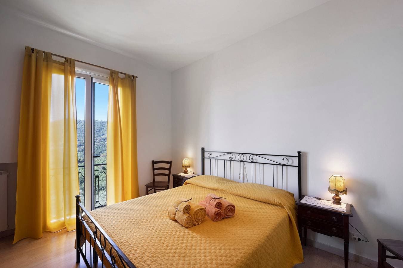 Foto 8 von 26: Haustierfreundliche Ferienwohnung I Girasoli mit Meerblick und WLAN
