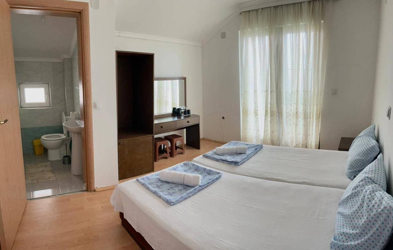 Foto 9 von 12: Double Room with Lake View