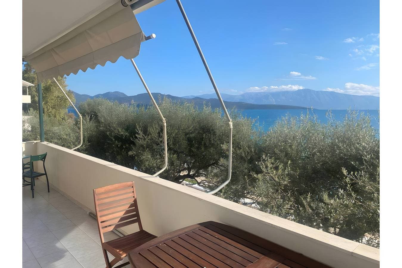 Foto 12 von 26: Ferienwohnung 'Theoros 2' mit Meerblick, Wi-Fi und Klimaanlage