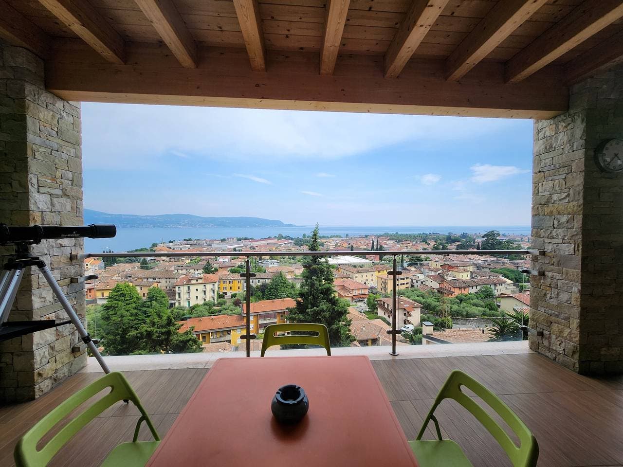 Foto 10 von 33: Ferienwohnung 'Alba Seeblick Pool' mit Seeblick, Gemeinschaftspool und Klimaanlage