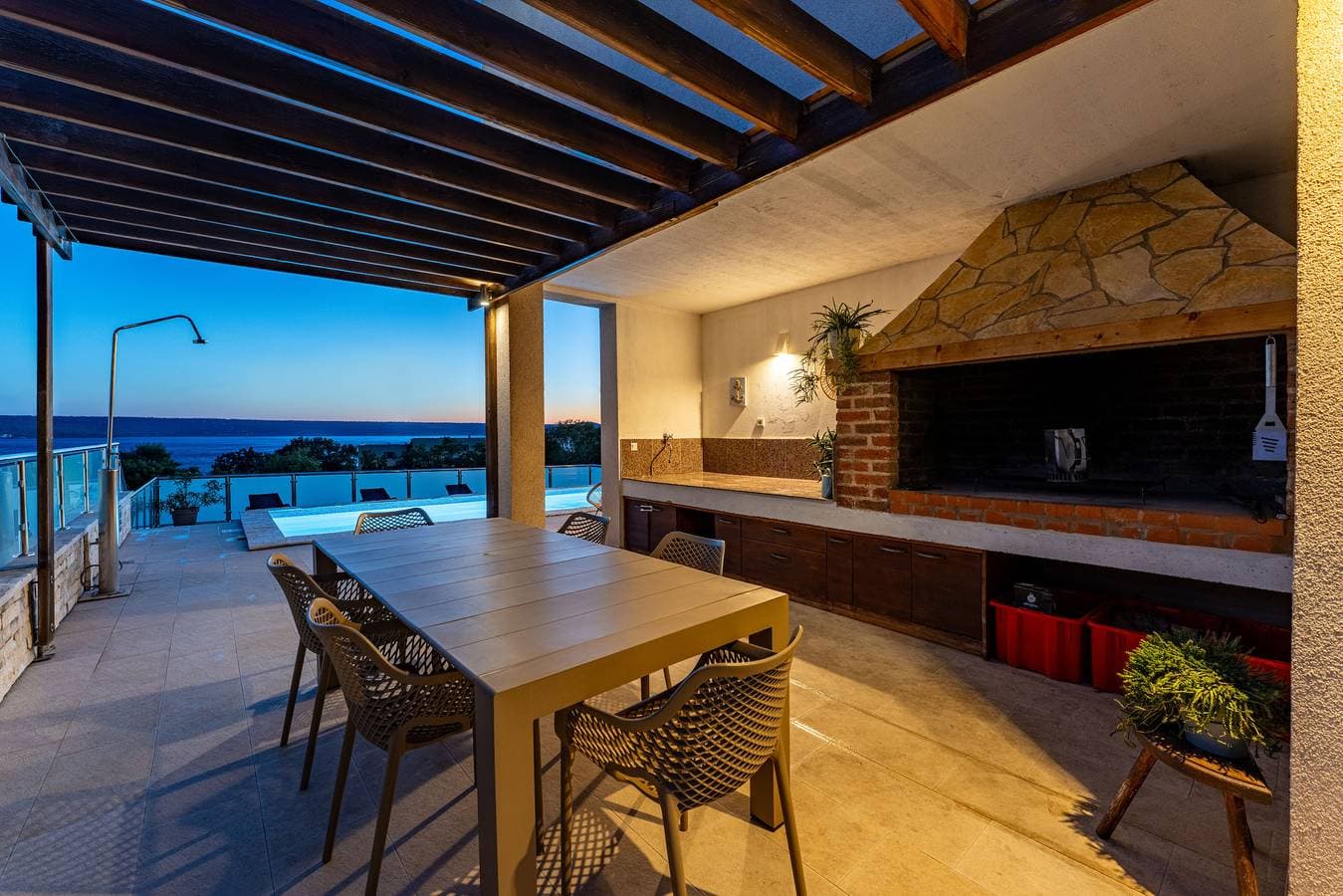 Foto 5 von 76: Sea view Villa Anpero