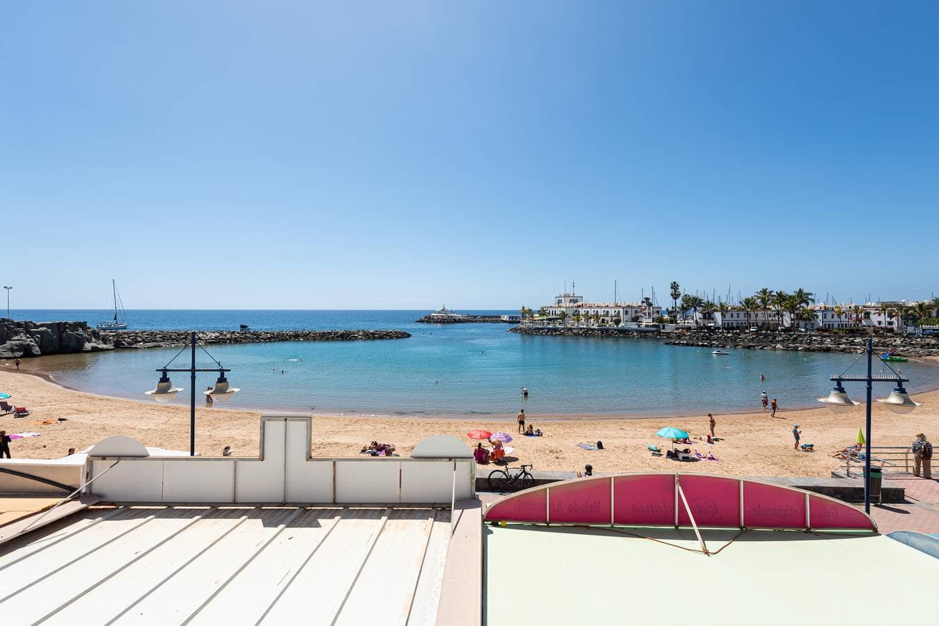 Foto 5 von 39: Oceanfront Paradise – Sleep by the Waves
