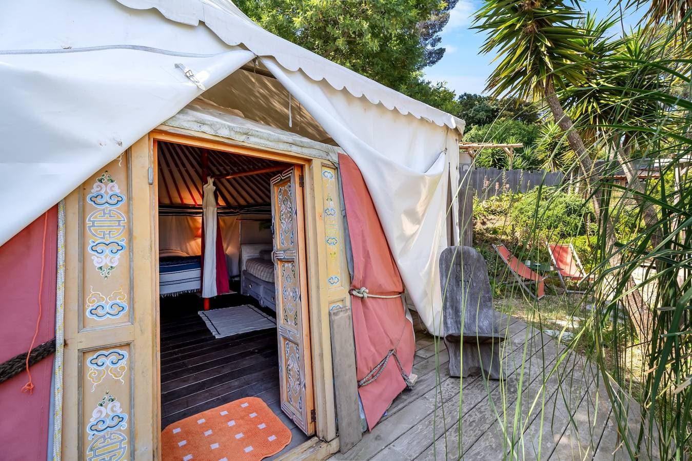Foto 2 von 25: Bed & Breakfast 'Yourte - Les Toits Du Gaou' mit Gemeinschaftsterrasse und WLAN