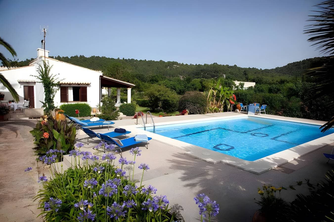 Foto 2 von 25: Villa 'Camp De L'Alzina' mit Bergblick, Wi-Fi und Klimaanlage