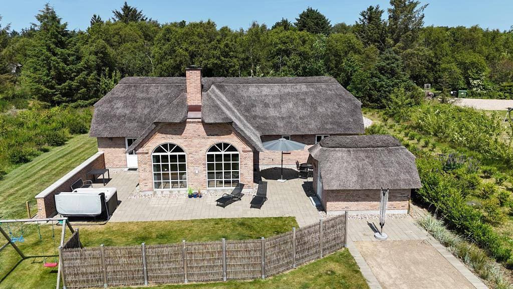 Foto 2 von 31: Ferienhaus mit Billard, Sauna, Jacuzzi - hier sind 3 Hunde erlaubt!