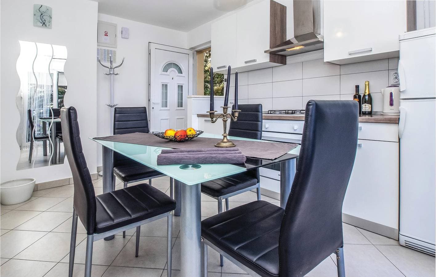 Foto 4 von 22: Urlaub am Meer: Gemütliche Ferienwohnung mit Pool, Terrasse und Parkplatz