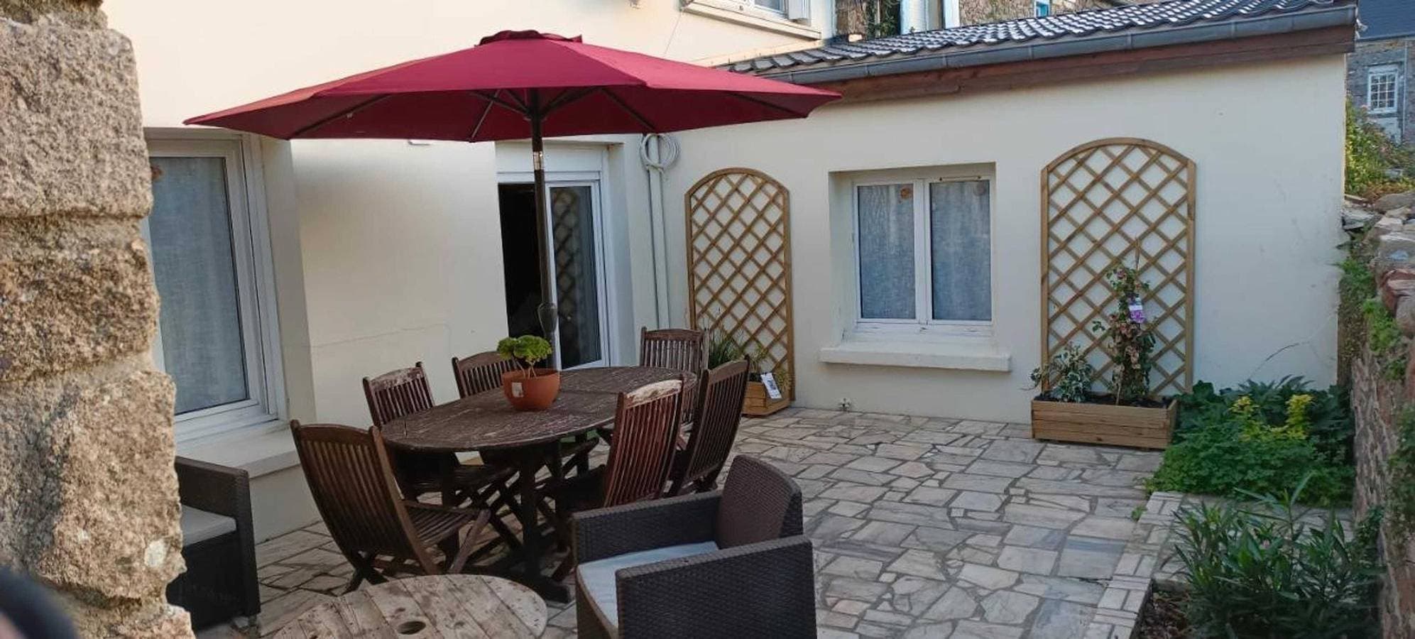 Großes familienfreundliches Haus in Flamanville mit umzäuntem Garten 1
