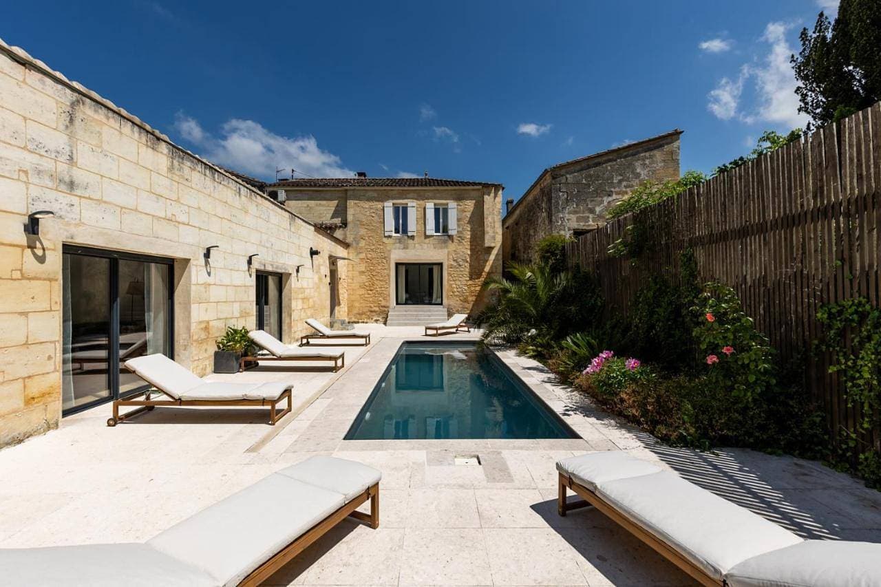 La Girondine - Piscine, billard, vigne et estuaire 1