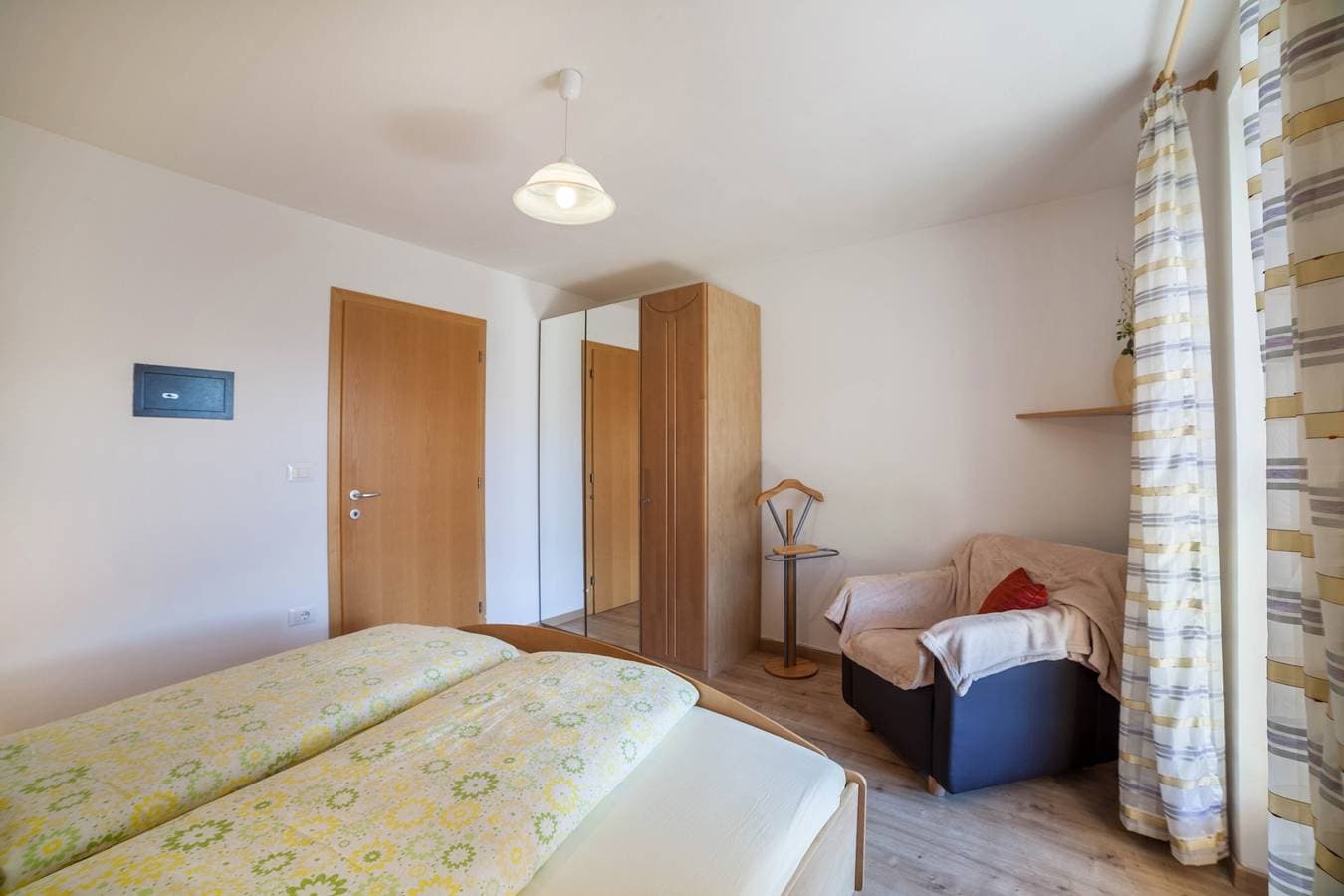 Foto 7 von 24: Ferienwohnung 'Roath Hof 3' mit Bergblick, Gemeinschaftsgarten und Wi-Fi
