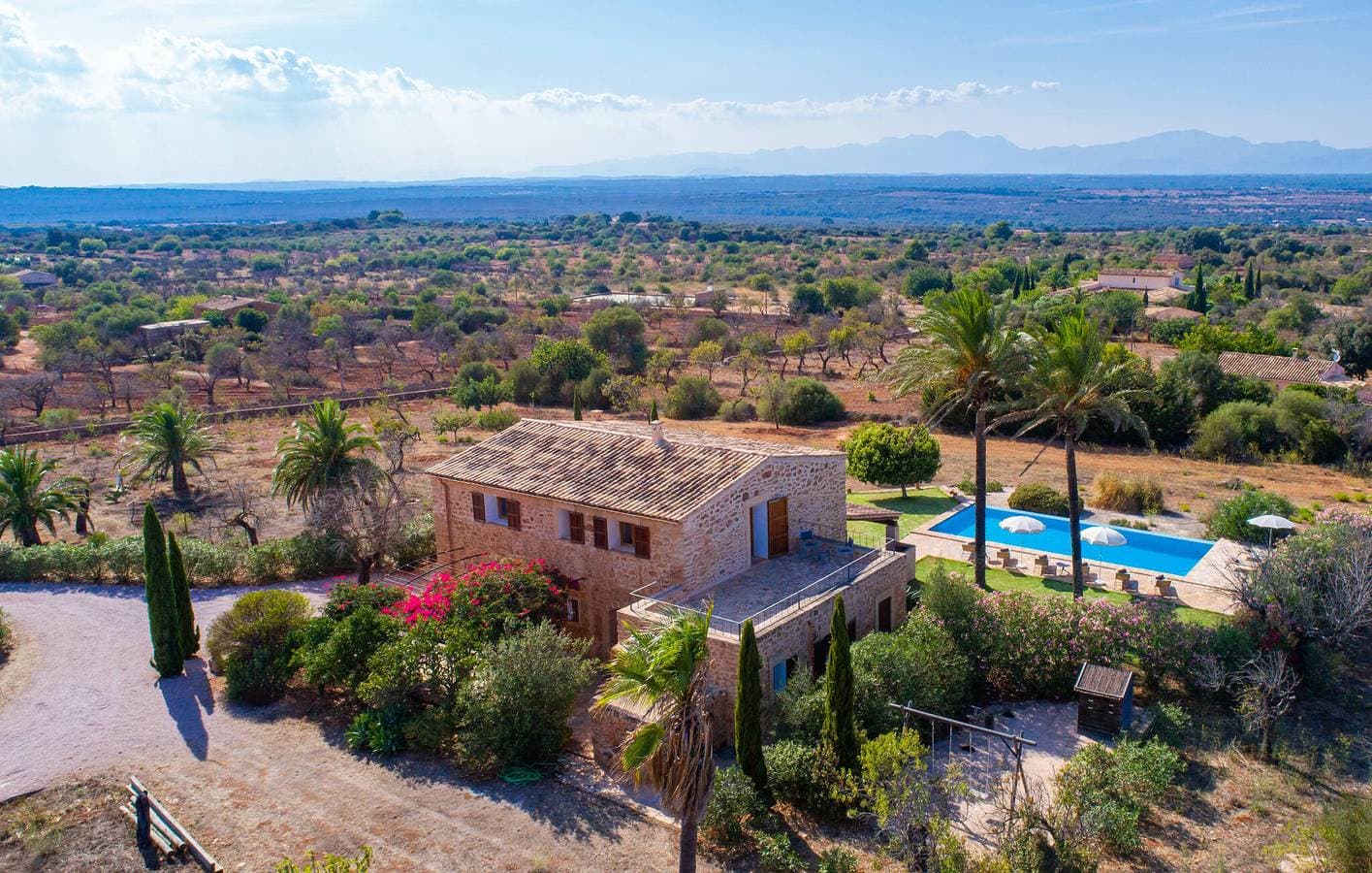 Meerblick-Apartment mit Terrasse, Pool und Küche 1