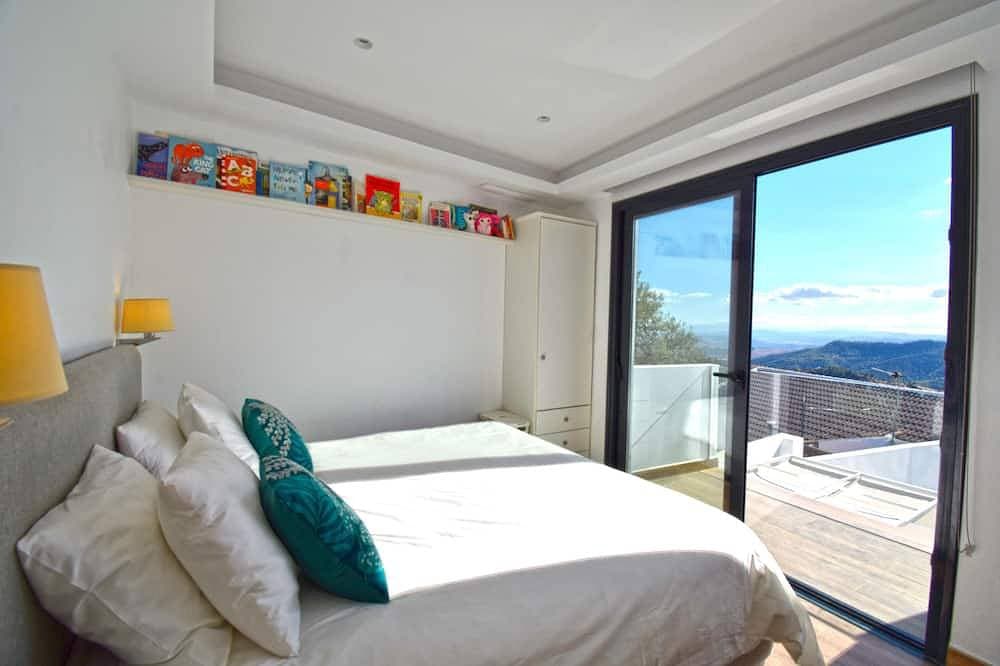 Foto 3 von 22: Luxury Eco Villa  with Heated pool in Gaucin Town
