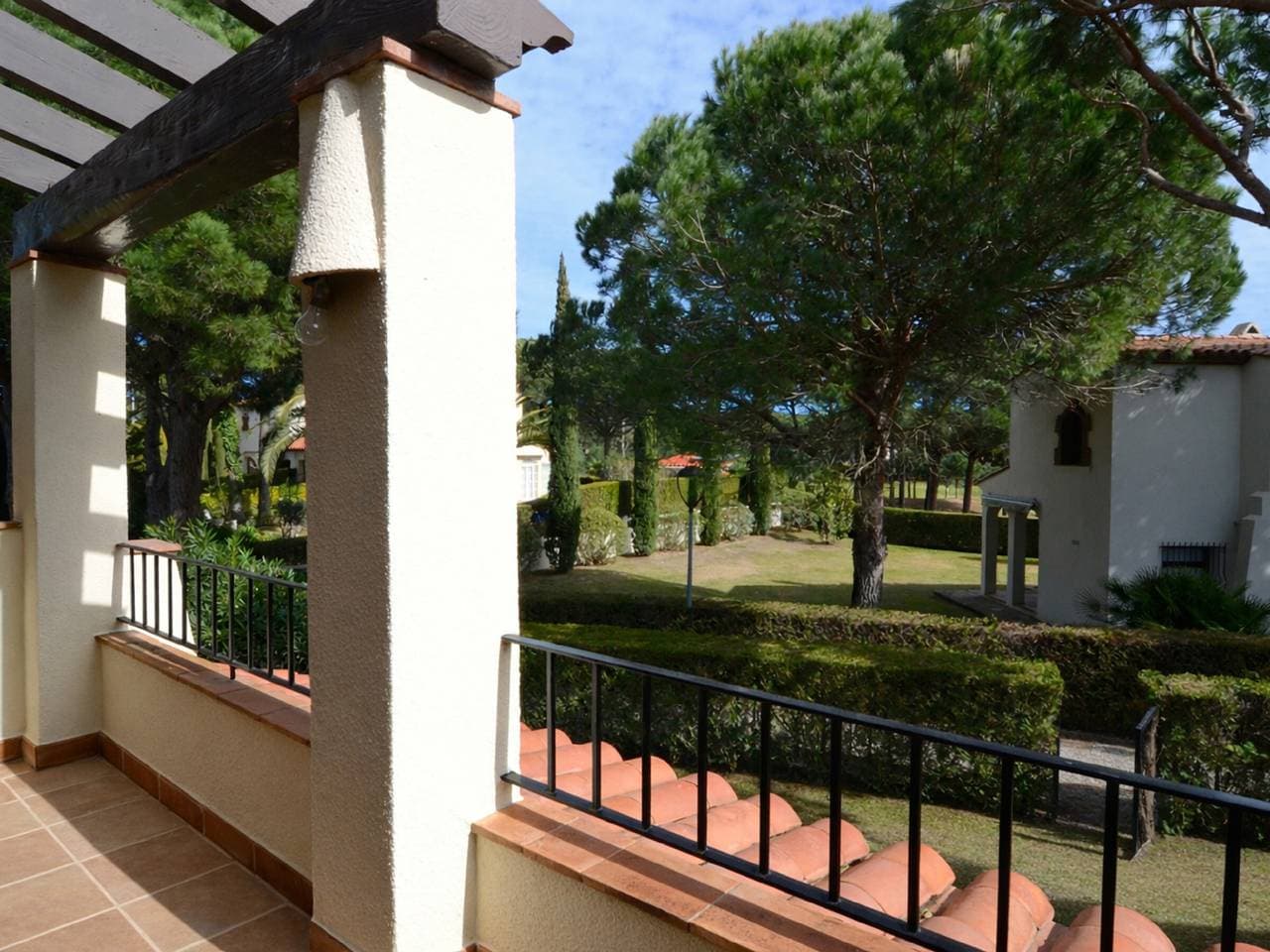 Foto 5 von 27: Ferienhaus in Pals mit Pool und Garten