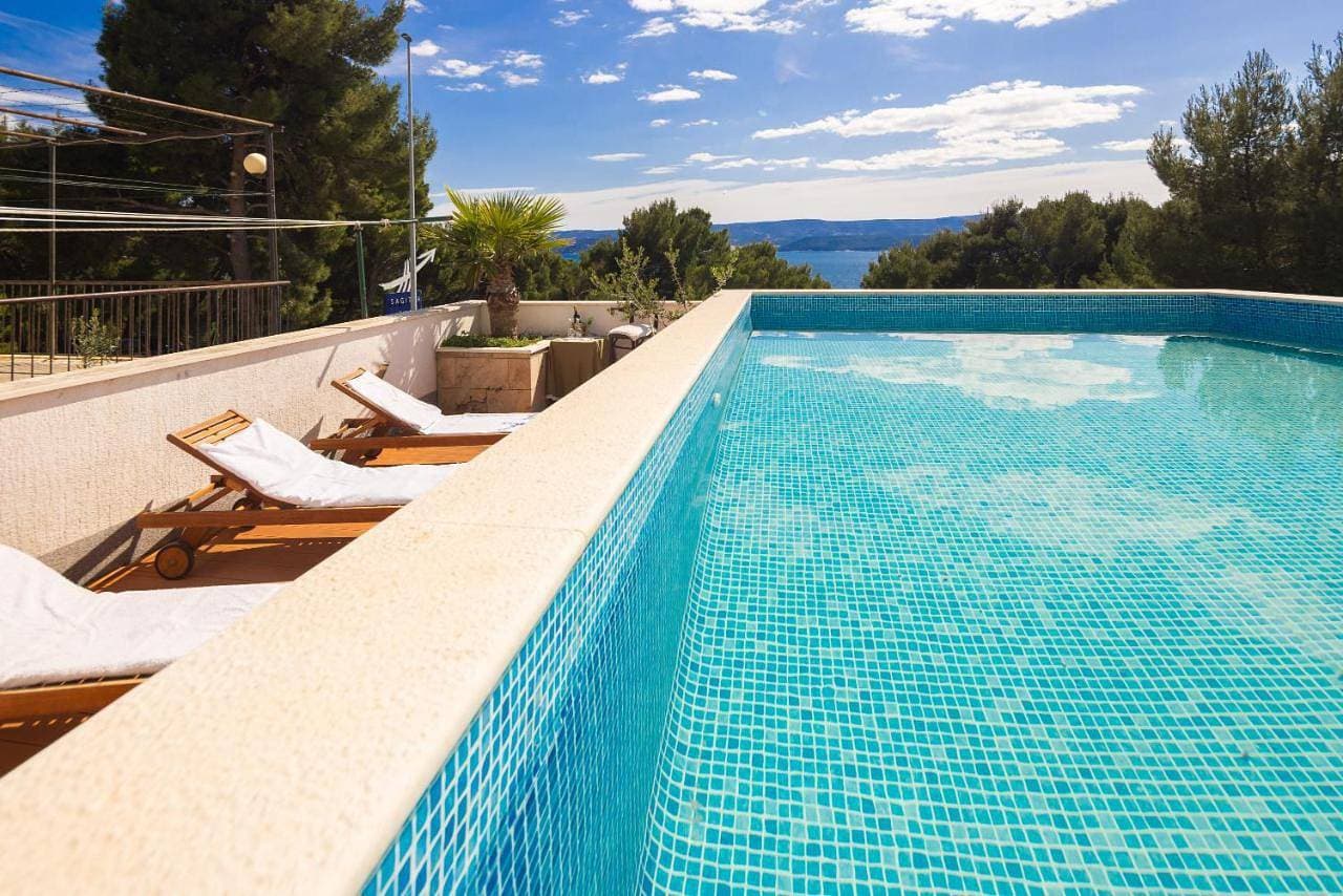 Poolside Apartments 1