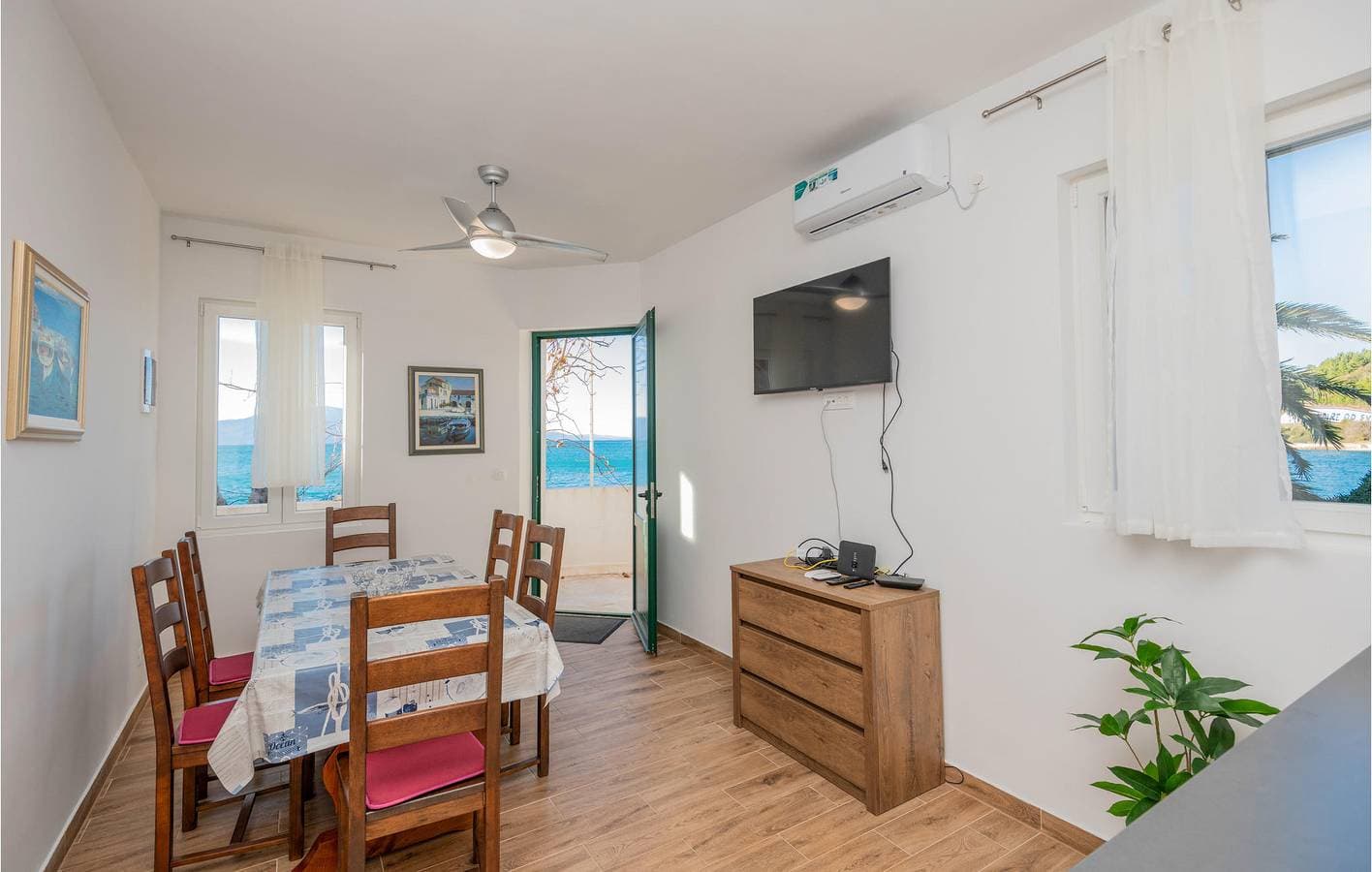 Foto 3 von 26: Gemütliche 2-Zimmer-Wohnung mit Terrasse, WLAN und Parkplatz in Küstennähe