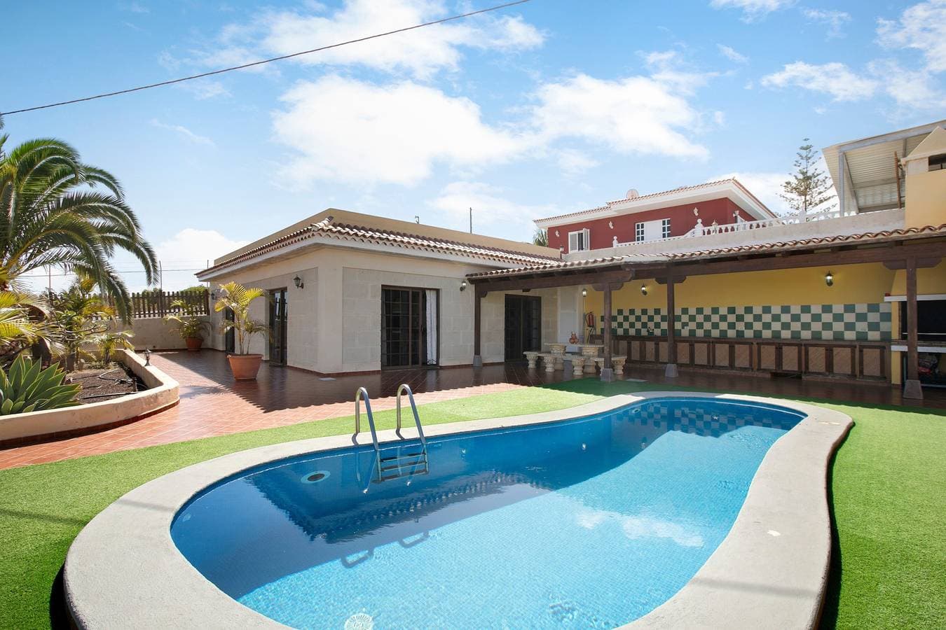 Foto 2 von 25: Ferienhaus 'Villa Tazana' mit Meerblick, Pool und WLAN